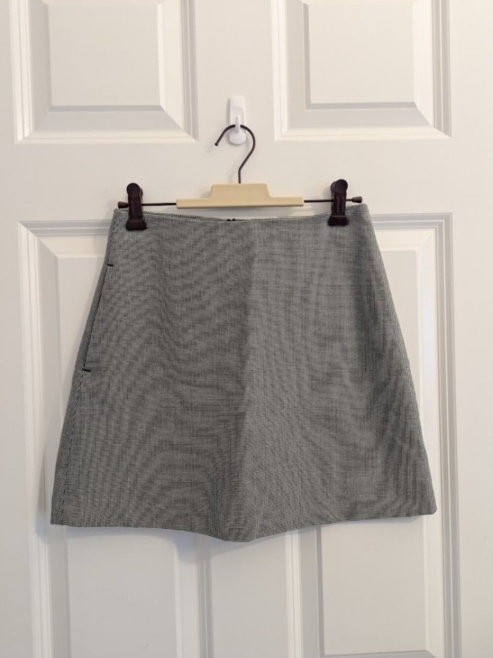 Aritzia Wilfred Free Grey Houndstooth mini skirt 15"